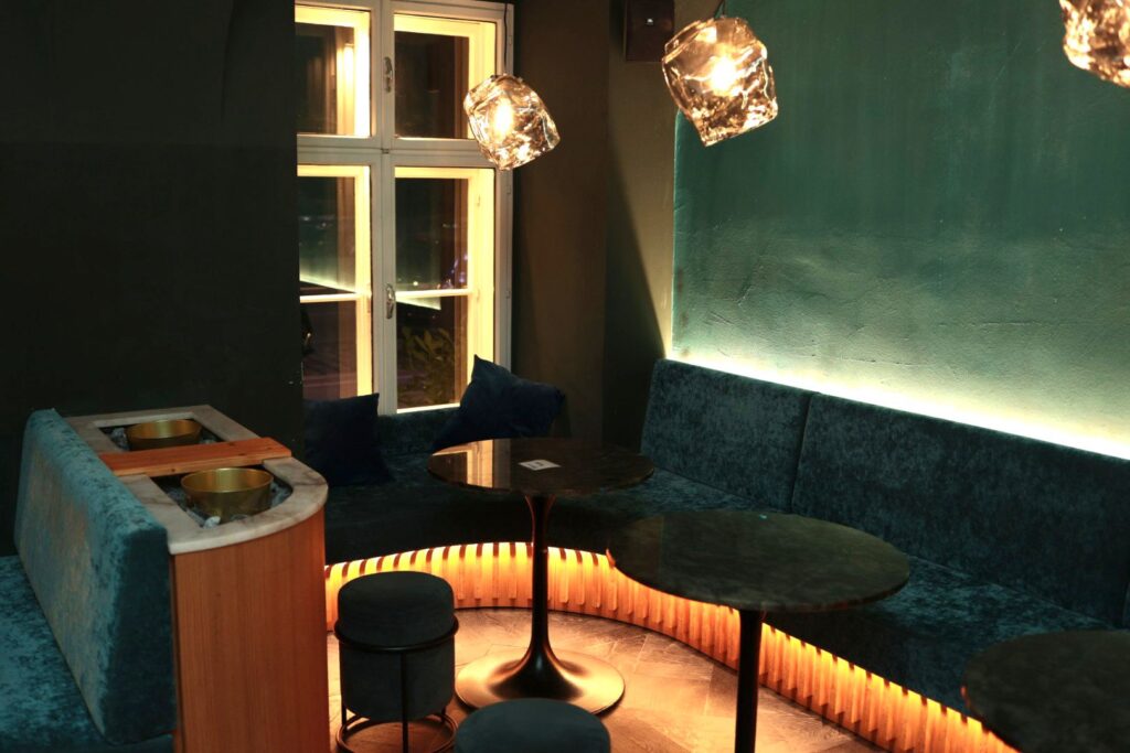 Mariotti bar behind