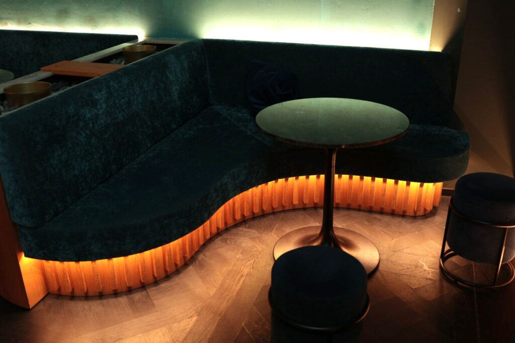 Mariotti bar table